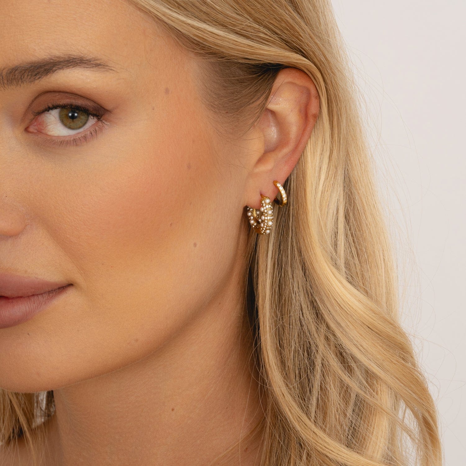 Alice Pearl Hoop Earrings - Image 3