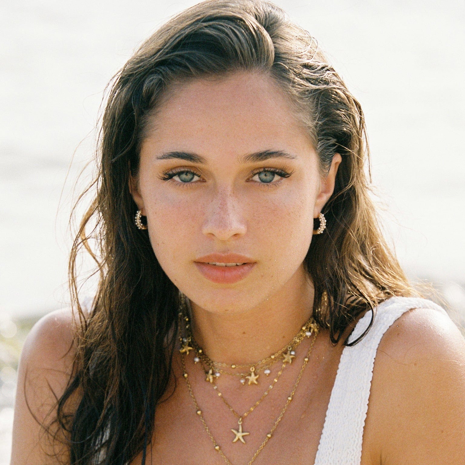 Alice Pearl Hoop Earrings - Image 8
