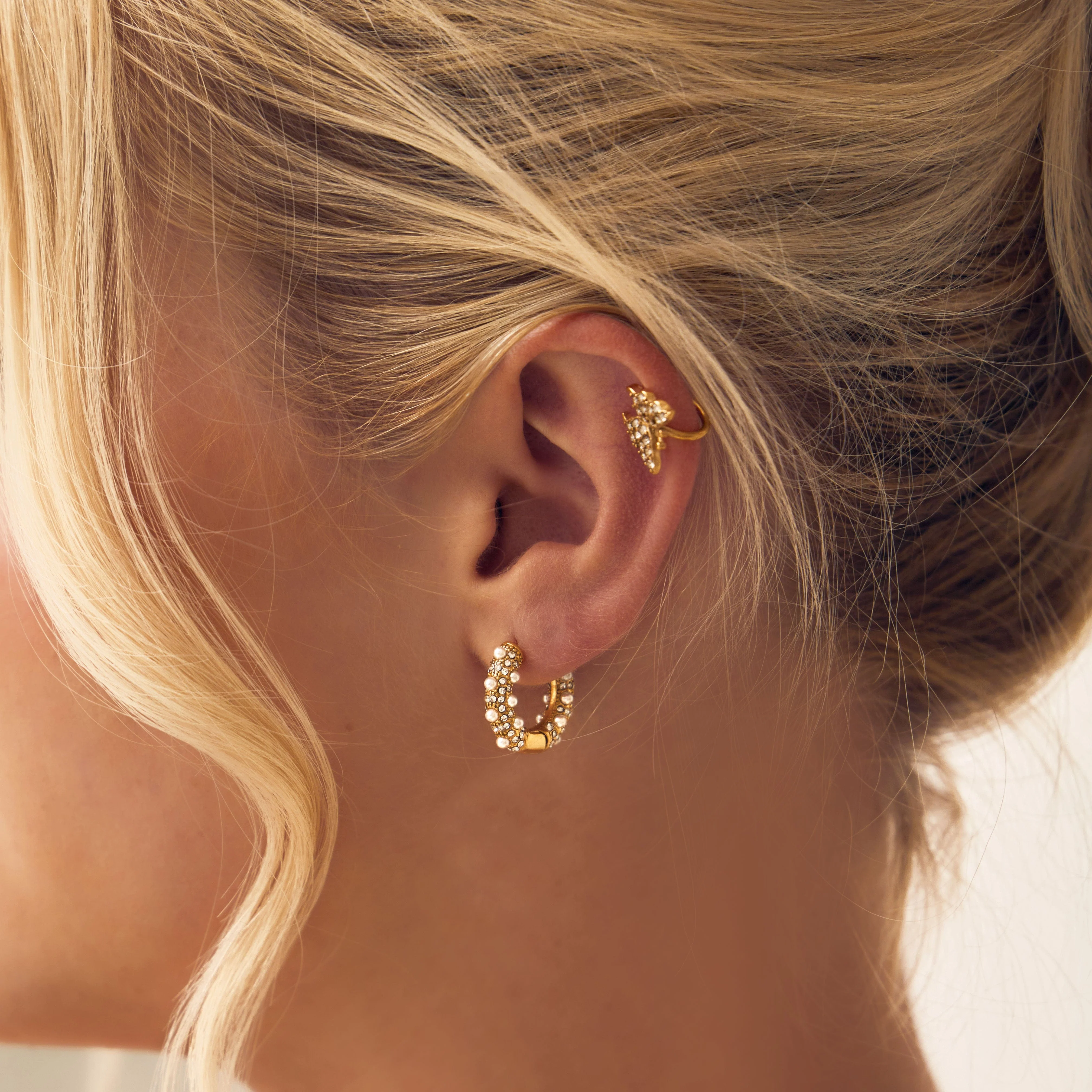 Alice Pearl Hoop Earrings - Image 9