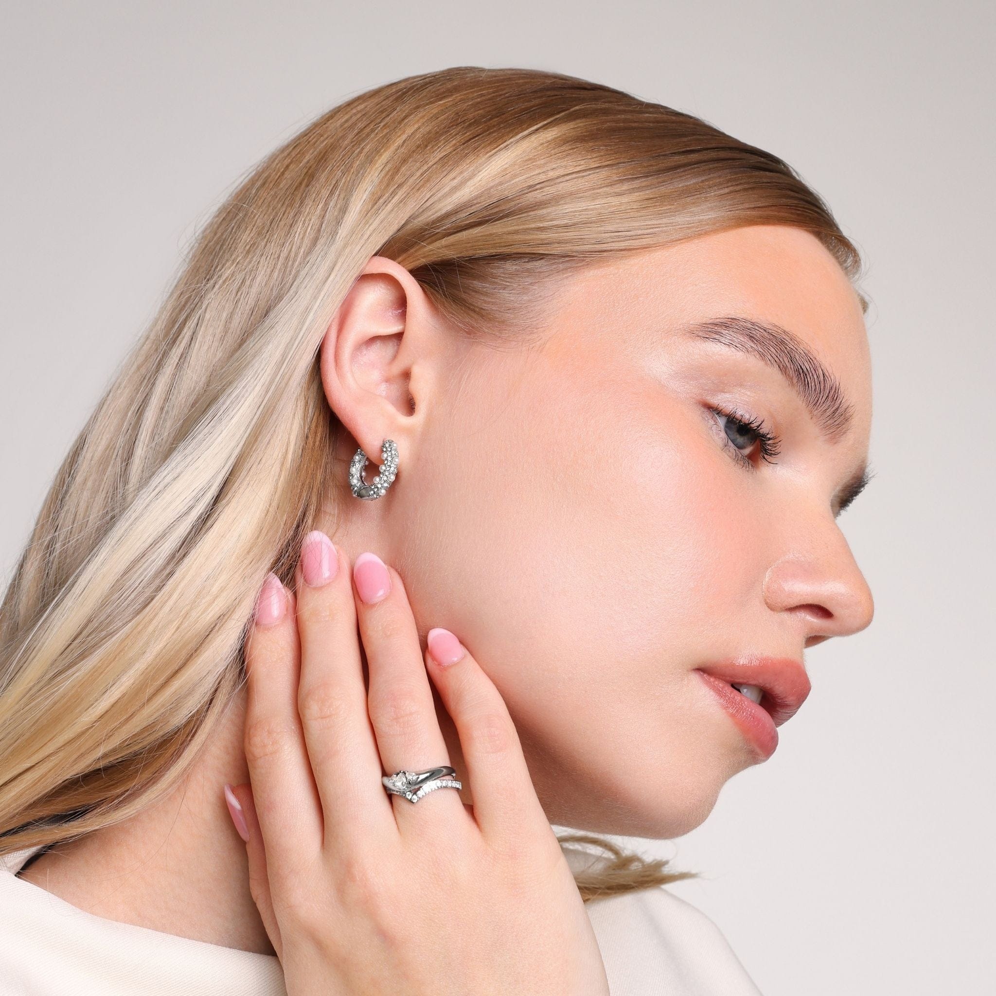 Alice Pearl Hoop Earrings - Image 17