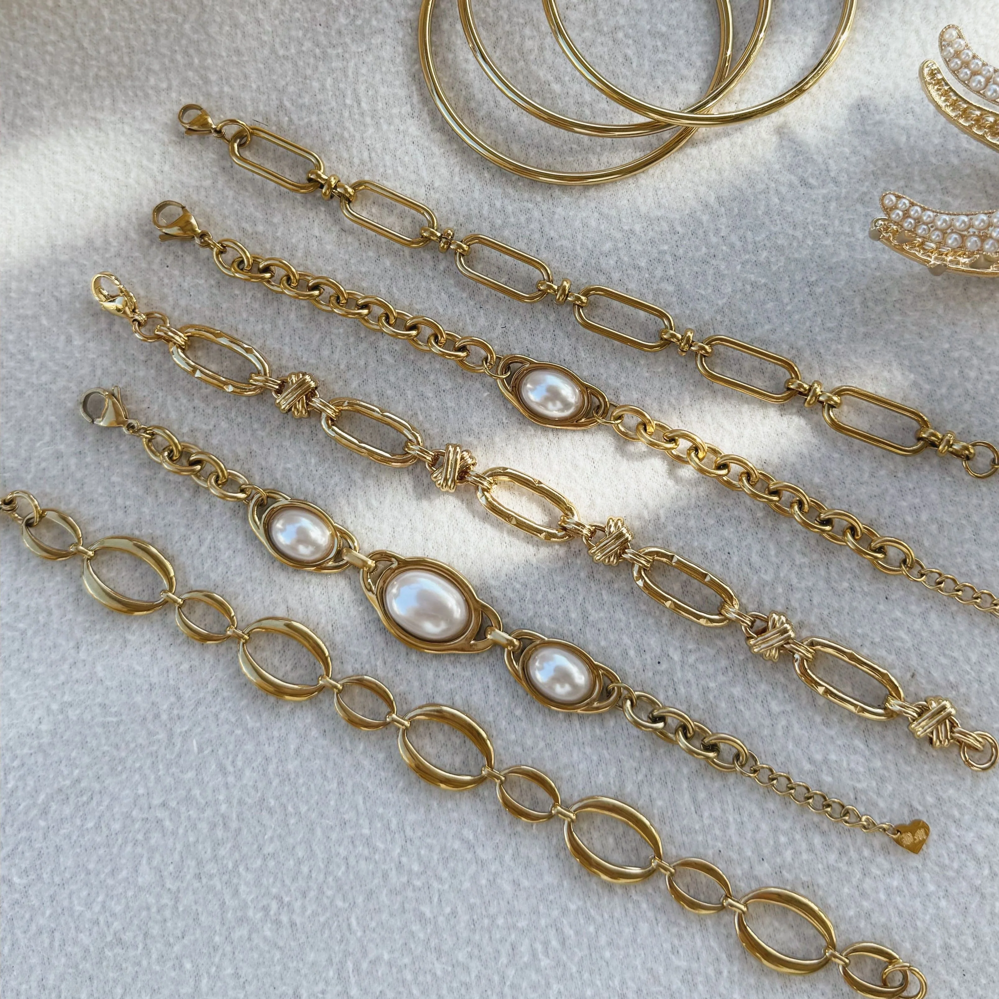 Imogen Pearl Bracelet - Image 4