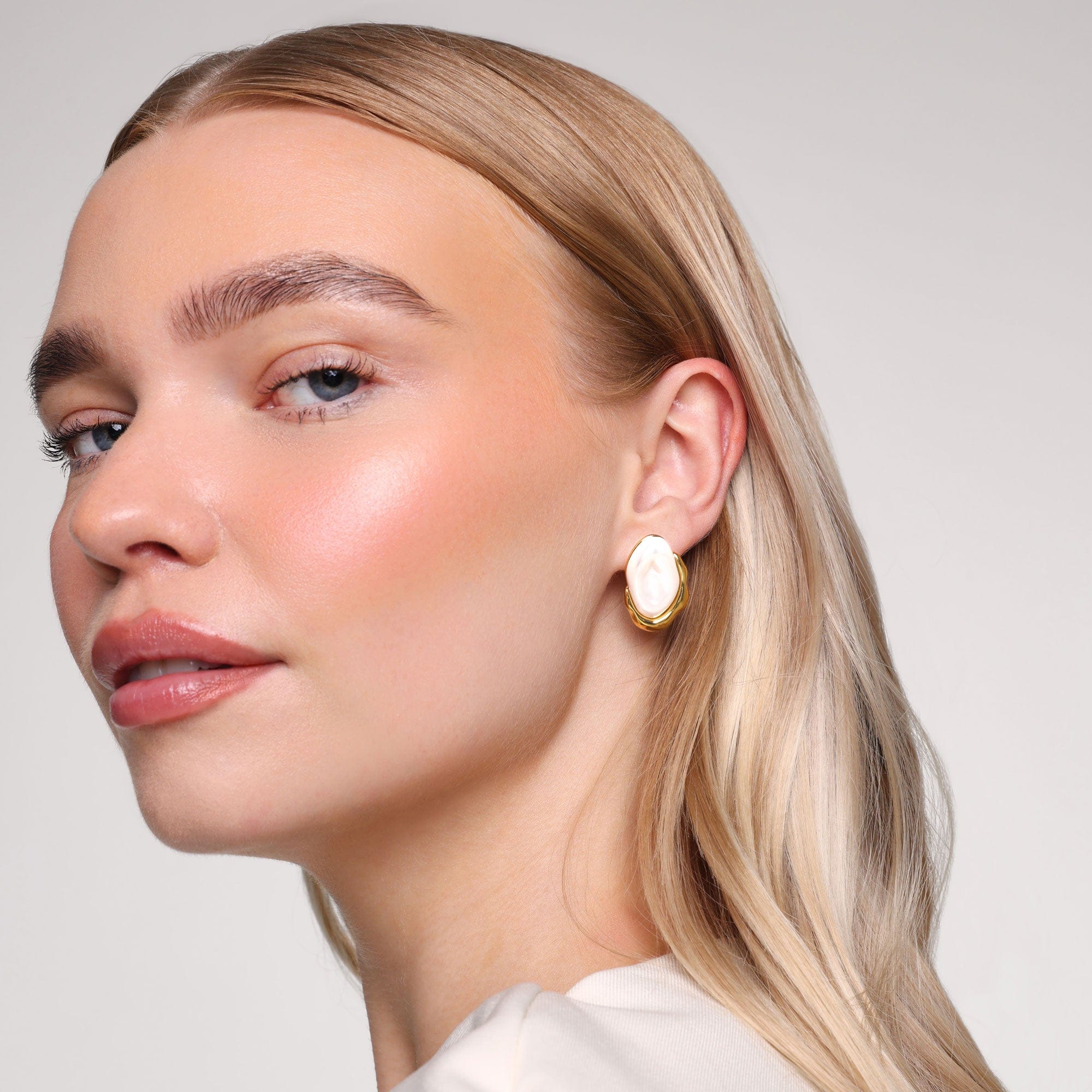 Drip Pearl Stud Earrings - Image 3