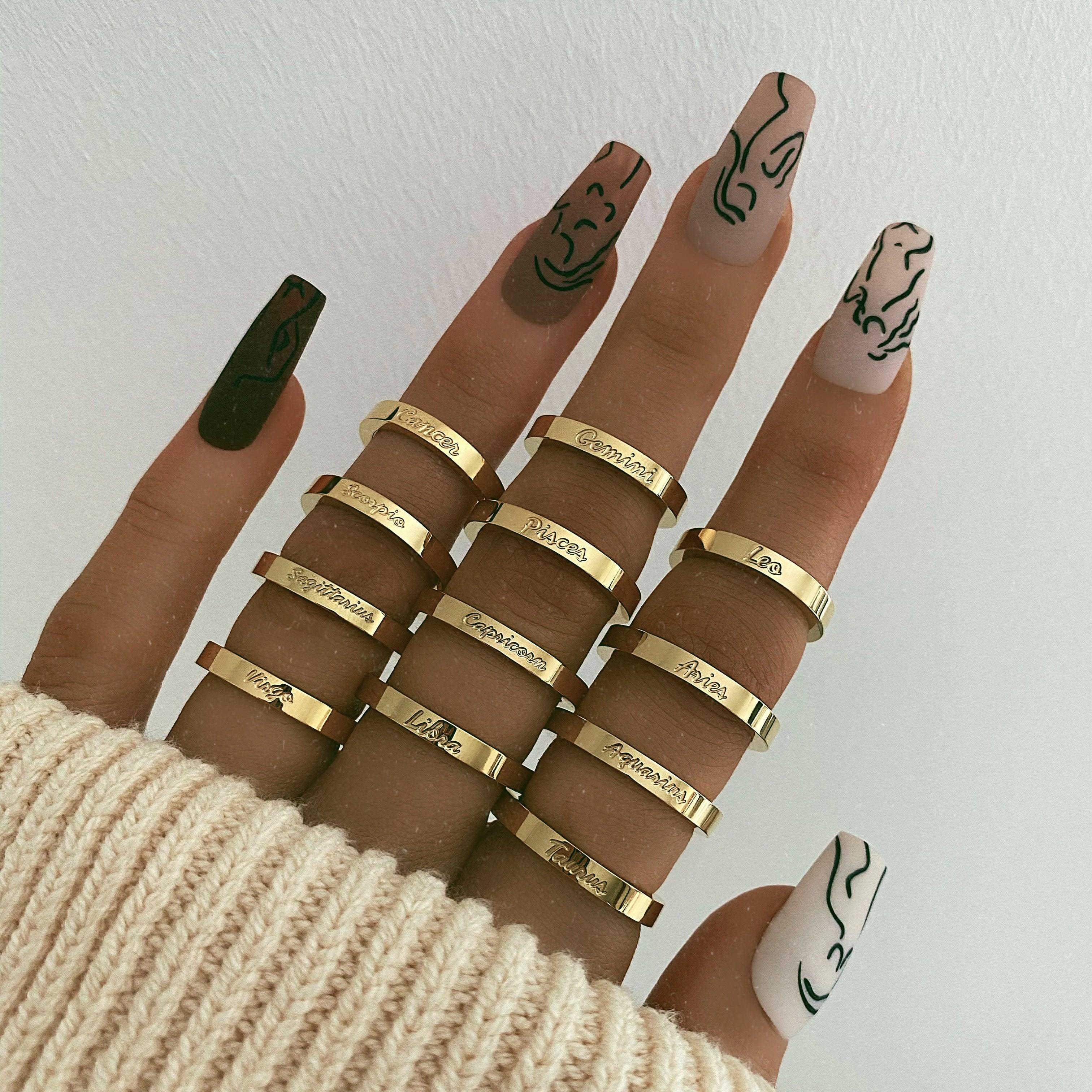 Italic Zodiac Ring Gold - Image 2
