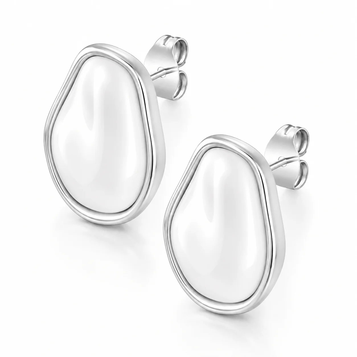 Laurel Pearl Stud Earrings - Image 7