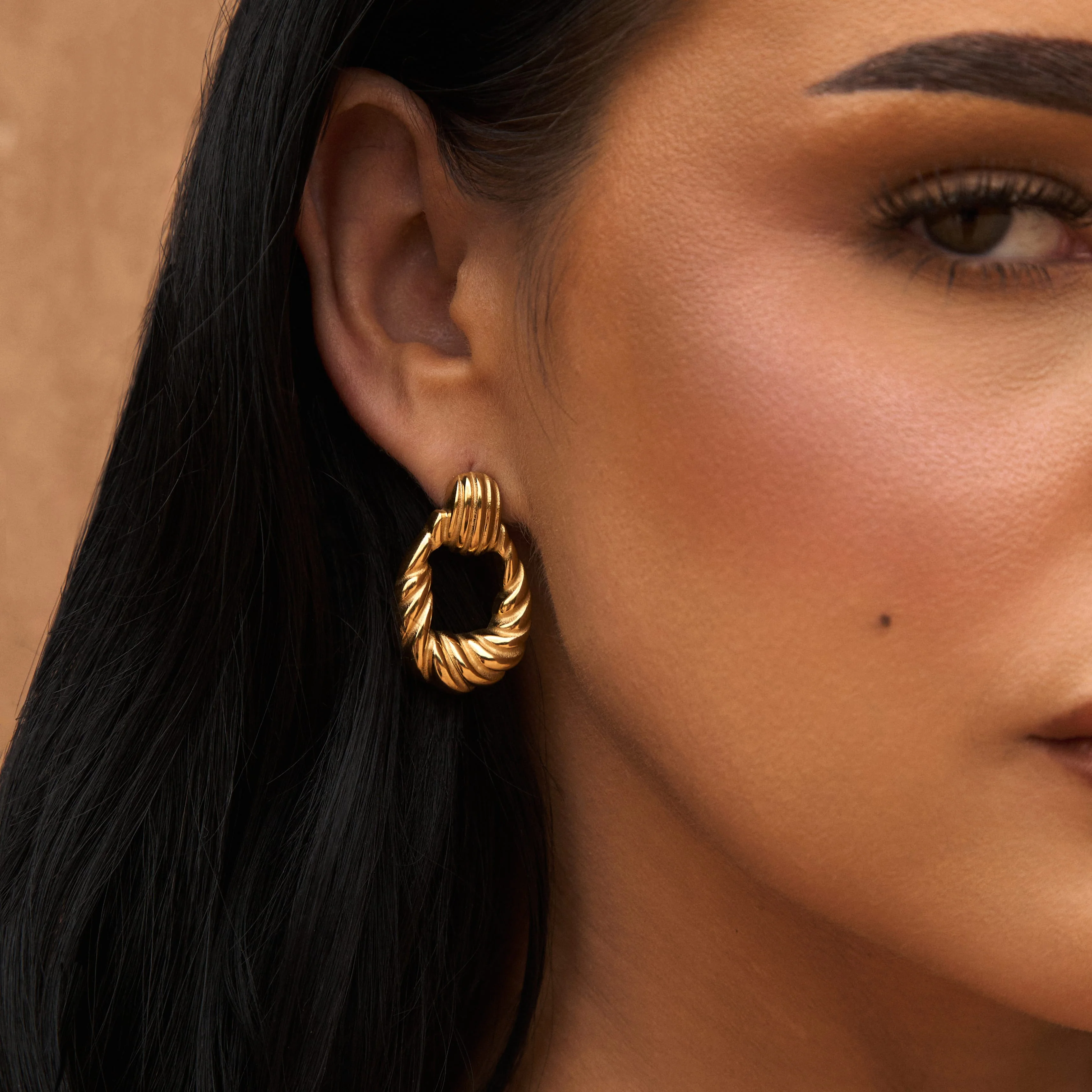 Lourdes Stud Earrings - Image 4