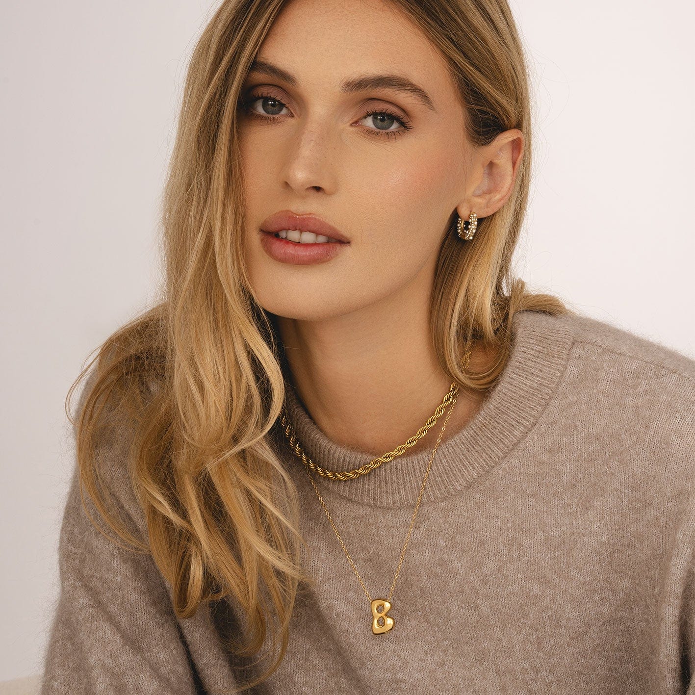 Alice Pearl Hoop Earrings - Image 7