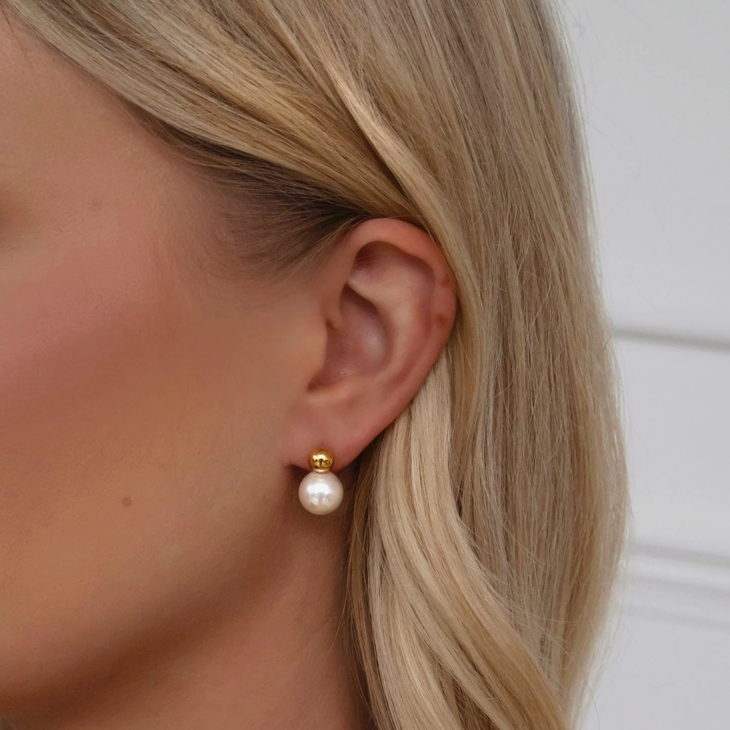 Ontario Pearl Stud Earrings - Image 3